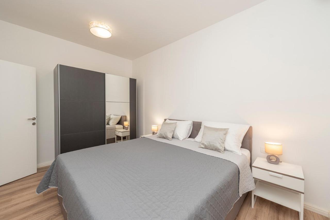 Villa Eni Apartments 2 Mandre Dış mekan fotoğraf