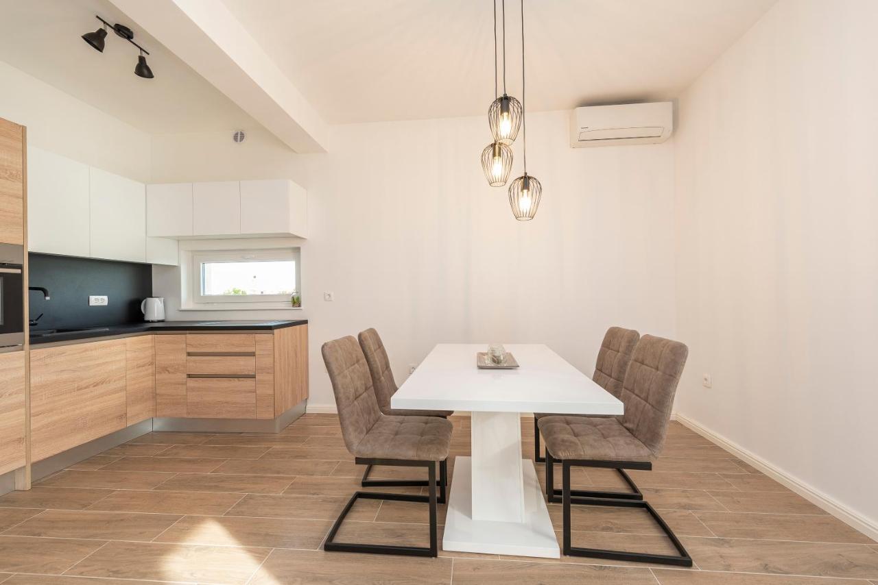 Villa Eni Apartments 2 Mandre Dış mekan fotoğraf