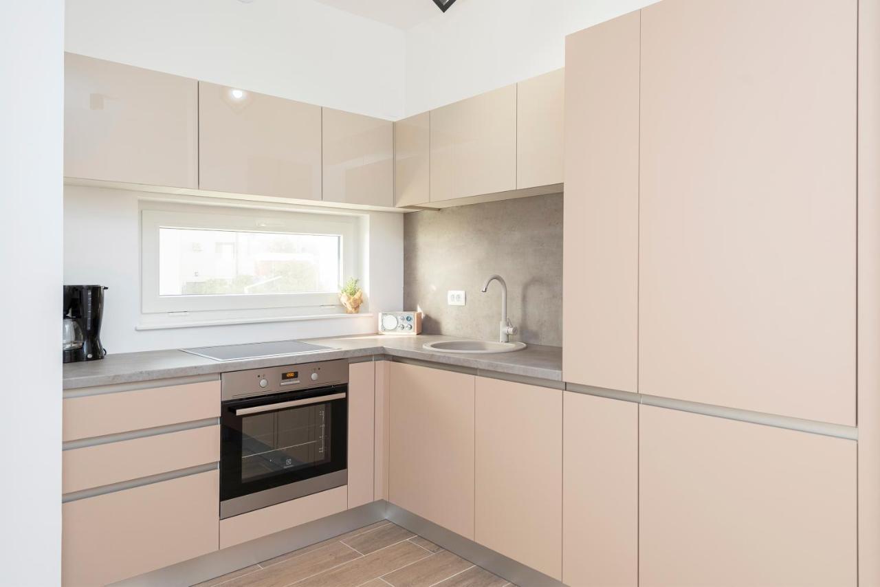Villa Eni Apartments 2 Mandre Dış mekan fotoğraf