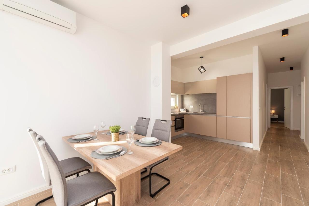 Villa Eni Apartments 2 Mandre Dış mekan fotoğraf